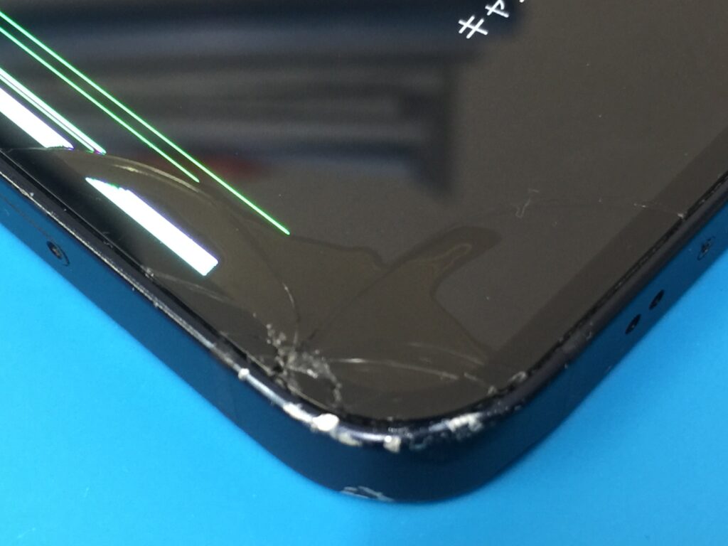 iPhone 12mini ブラック 画面に傷あり iPhone 12mini ブラック 画面に