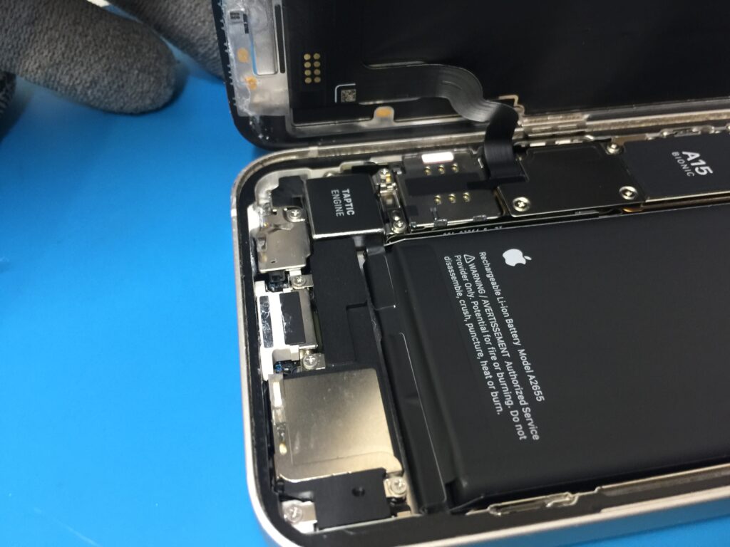 iPhone 13 水没 】海に遊びに行って帰宅後にいつものようにiPhoneを