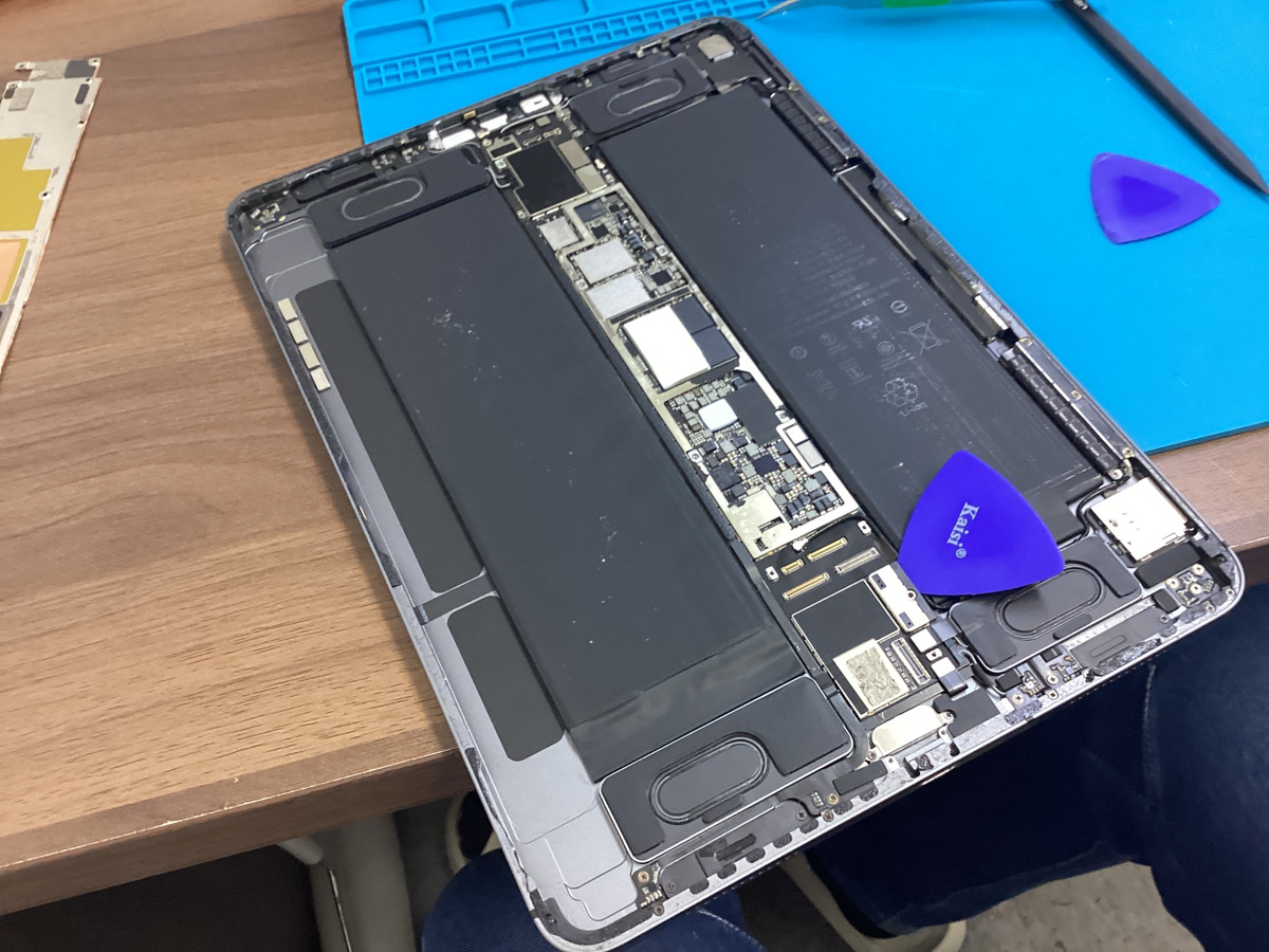 iPadPro11インチ第一世代のバッテリー交換を行いました！-スマホ