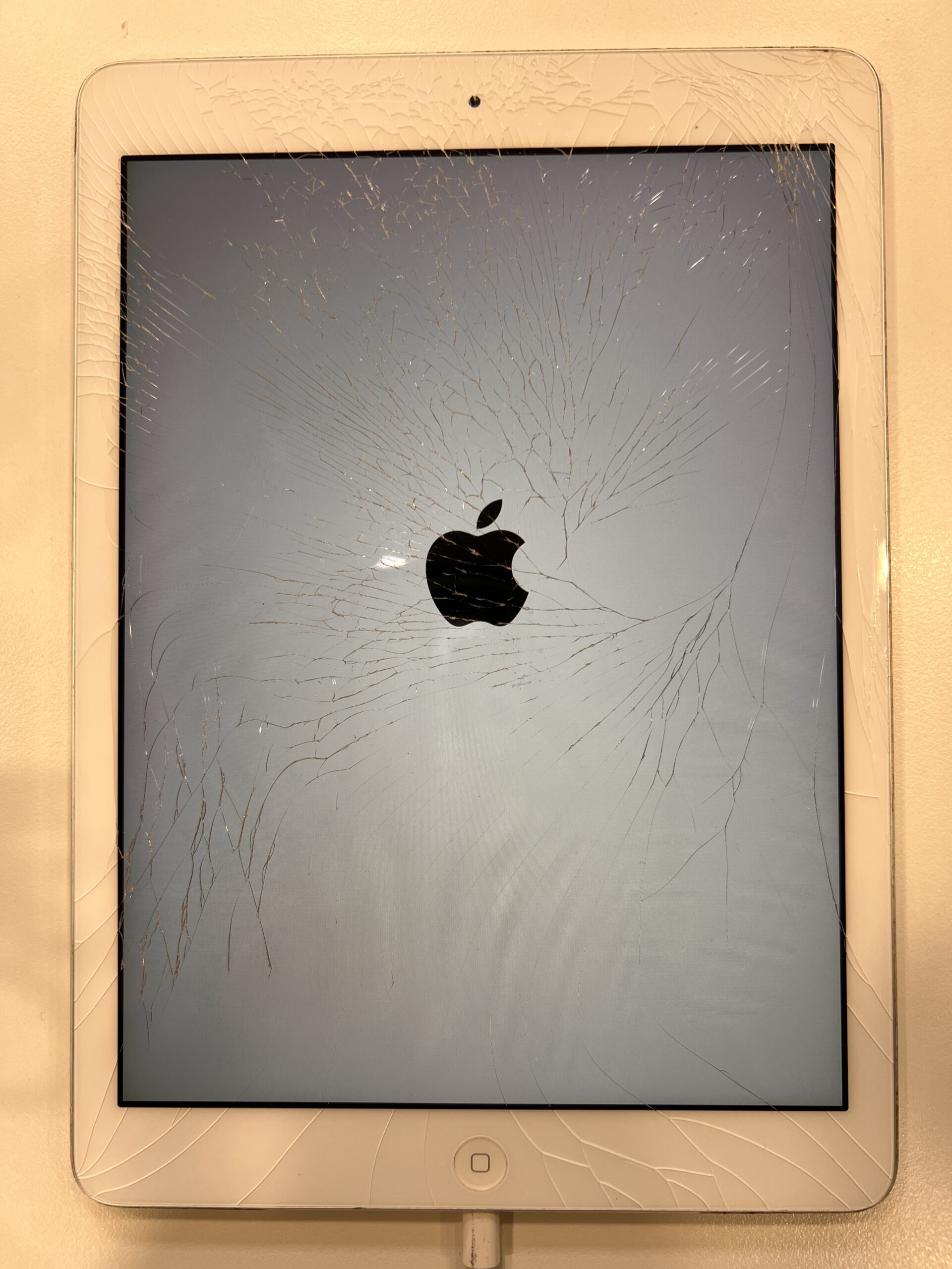Apple iPad スペースグレー 画面ひび割れ Apple iPad スペースグレー