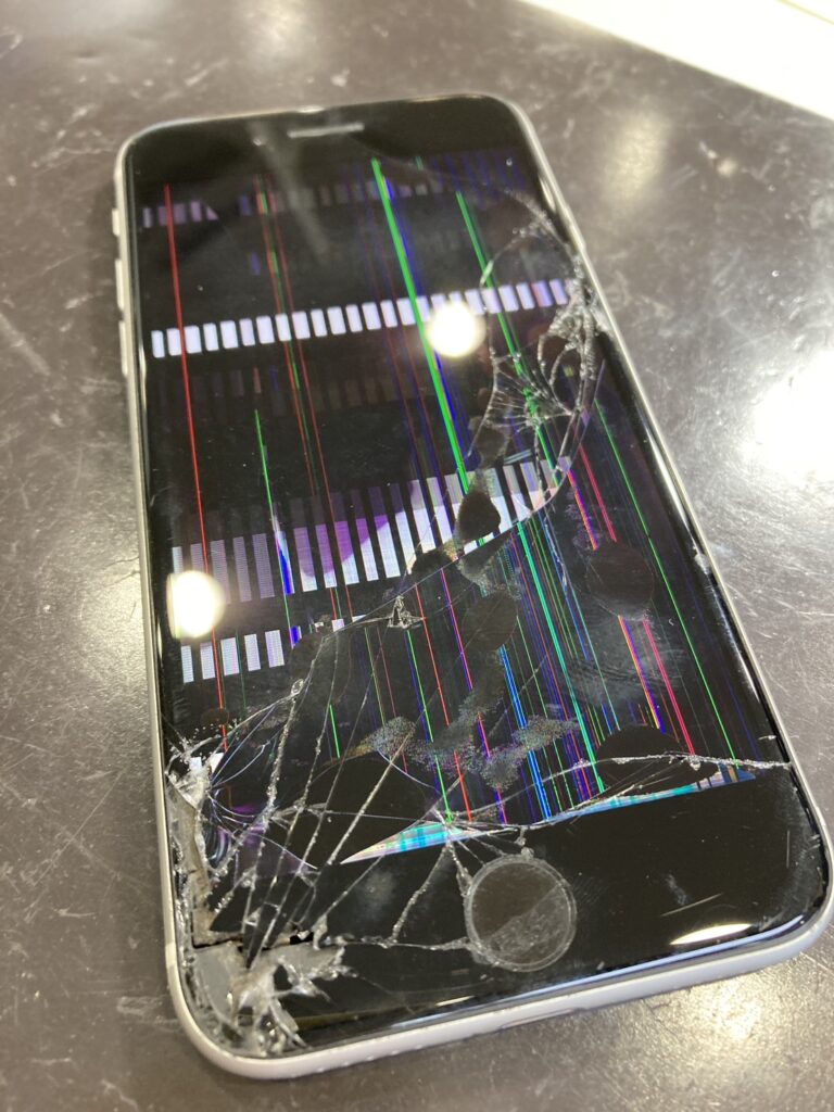 画面がバキバキに割れてちゃんと映らないSE3、最悪の場合〇〇〇を