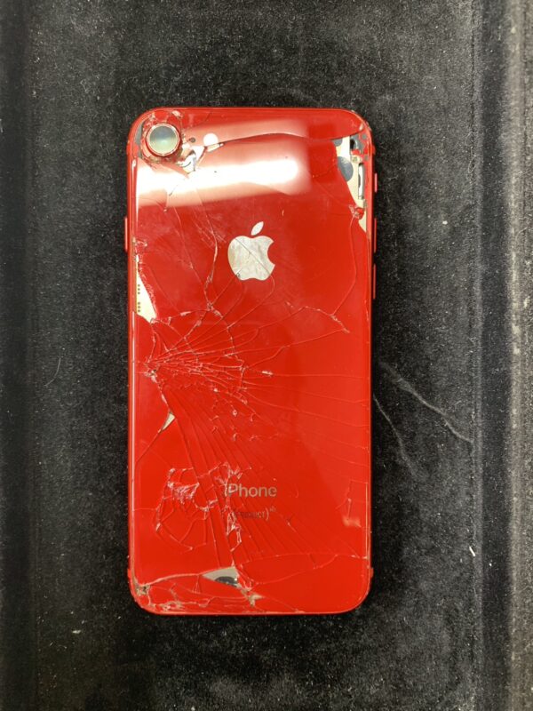 背面割れも対応開始予定！バキバキに割れたガラス、そのままでは危ない