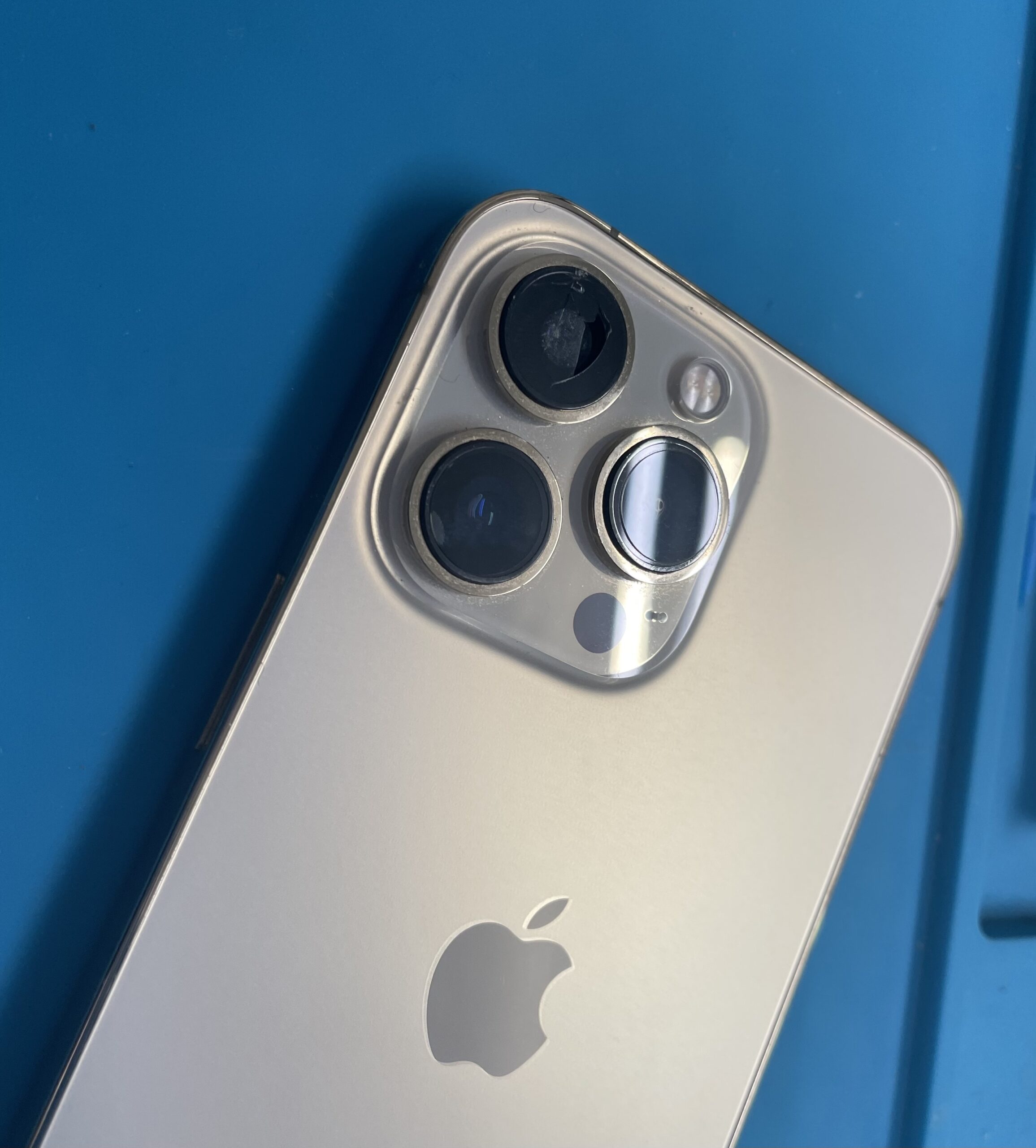 iPhone13Proのカメラレンズ割れた交換してます!札幌で即日修理可能