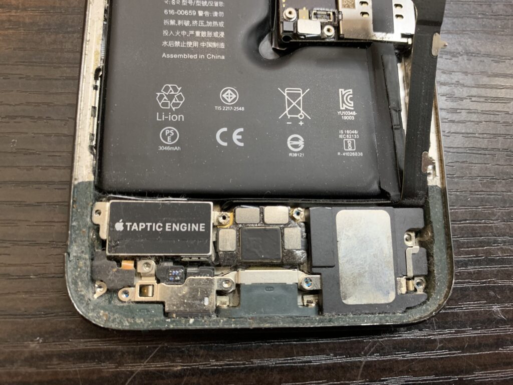 iPhone11pro】背面パネル交換（本厚木店） - Android・タブレット