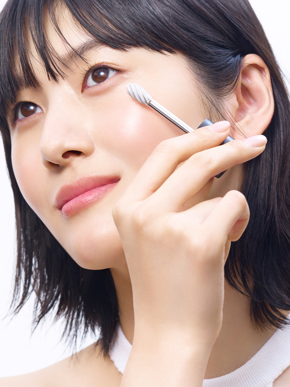 自分史上No.1の目元に導く、シャネルの新アイセラム