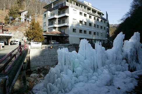 増富ラジウム温泉峡の地図アクセス・行き方・営業案内｜温泉特集