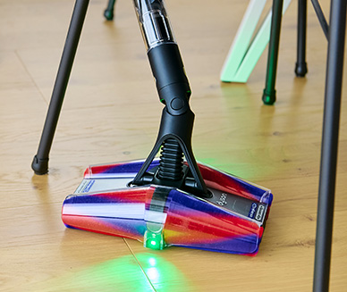 Dyson PencilVac Fluffycones が実現する“気持ち良すぎる”掃除体験