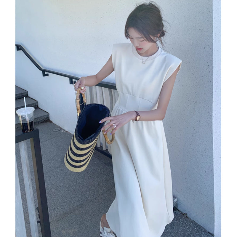 フレンチスリーブフレアワンピース（白）春/夏 シンプルな上品ワンピ