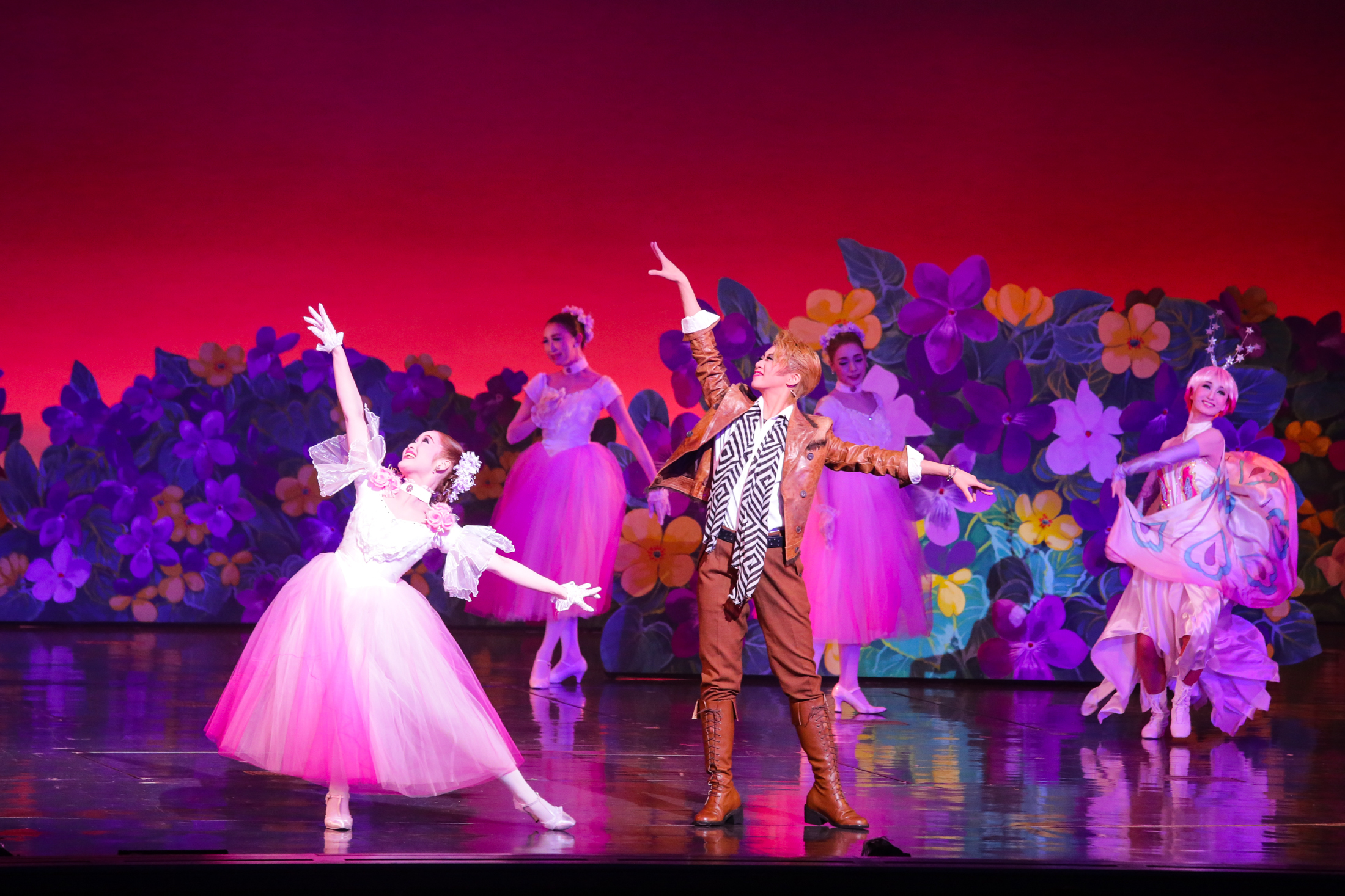 紅ゆずる＆綺咲愛里コンビが魅せる、宝塚歌劇星組公演『ベルリン、わが