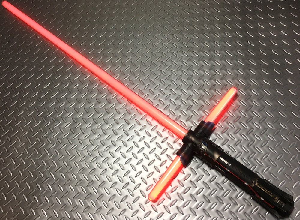 トリプル クロスガード ライトセーバー（カイロ レンMODEL）比較