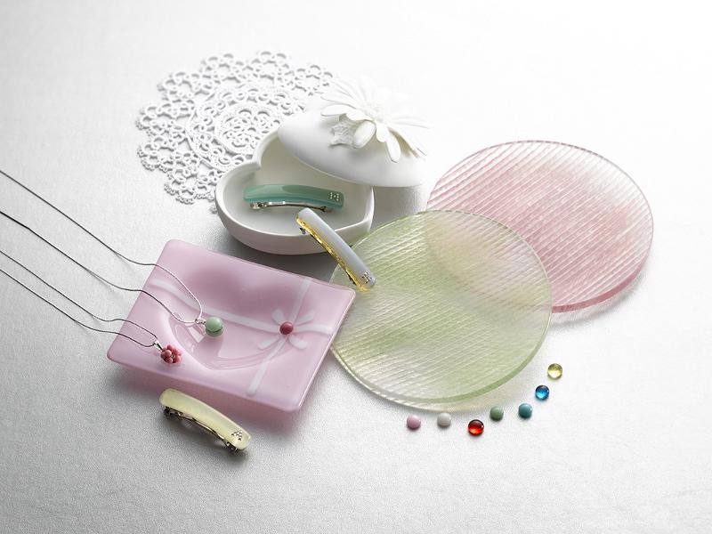 ガラスの表情や風合いを愉しむ「ガラスフュージング」 - 記事 | 日本