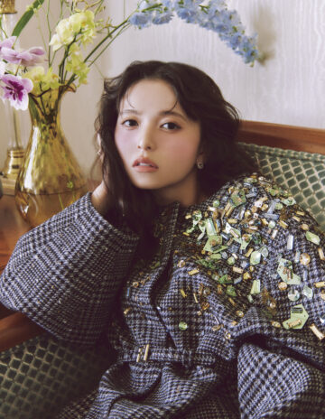 齋藤飛鳥】上品と遊び心で魅了する「フェンディ」を纏う。 | sweet web