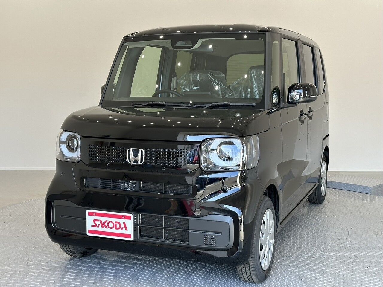 N-BOX ベース クリスタルブラック・パールの在庫情報 | サコダ車輌グループ