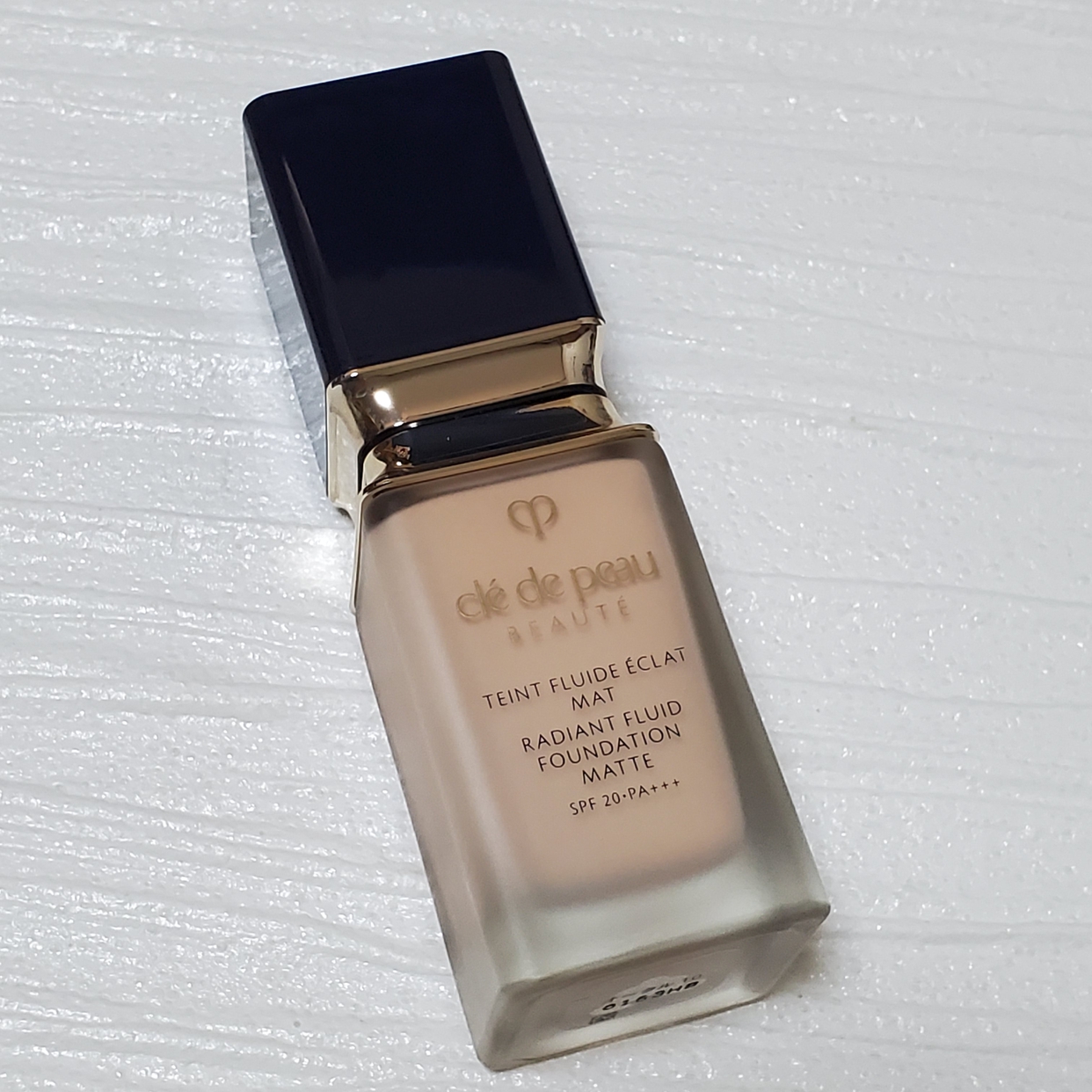 Clé de Peau Beauté(クレ・ド・ポー ボーテ) タンフリュイドエクラ