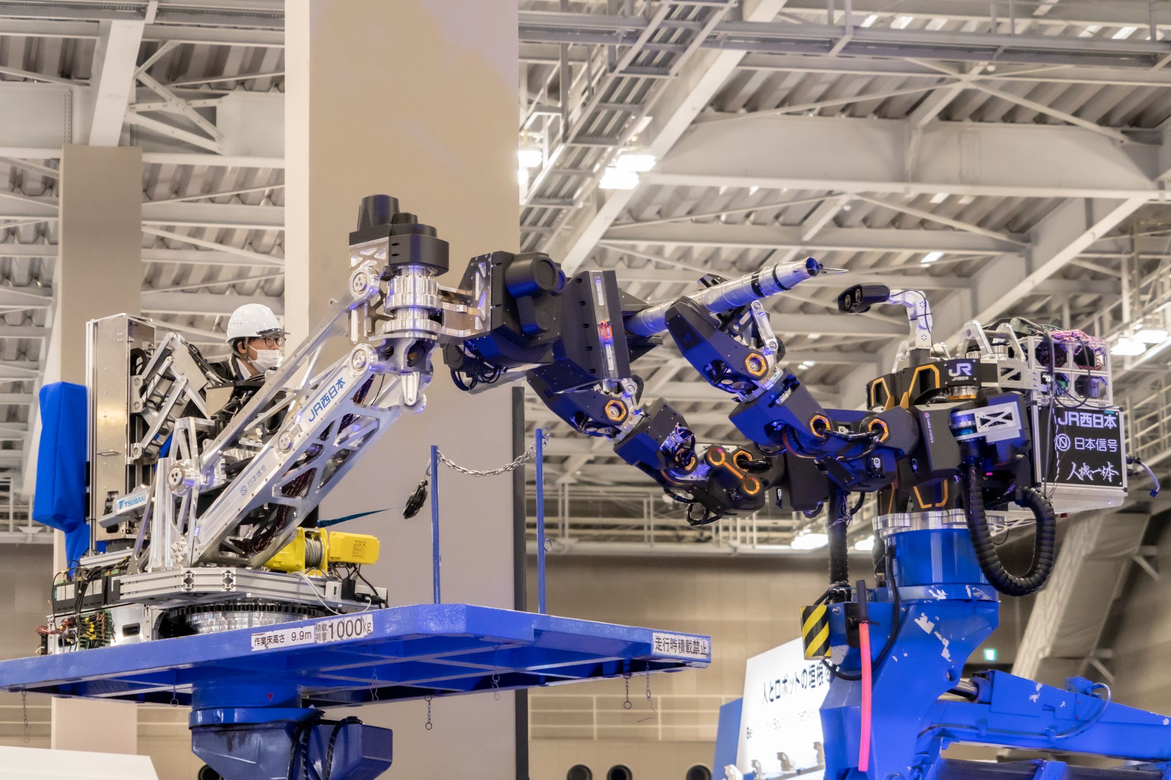 株式会社人機一体は、汎用単腕重機「零二式人機 ver.1.0」を 2023 国際