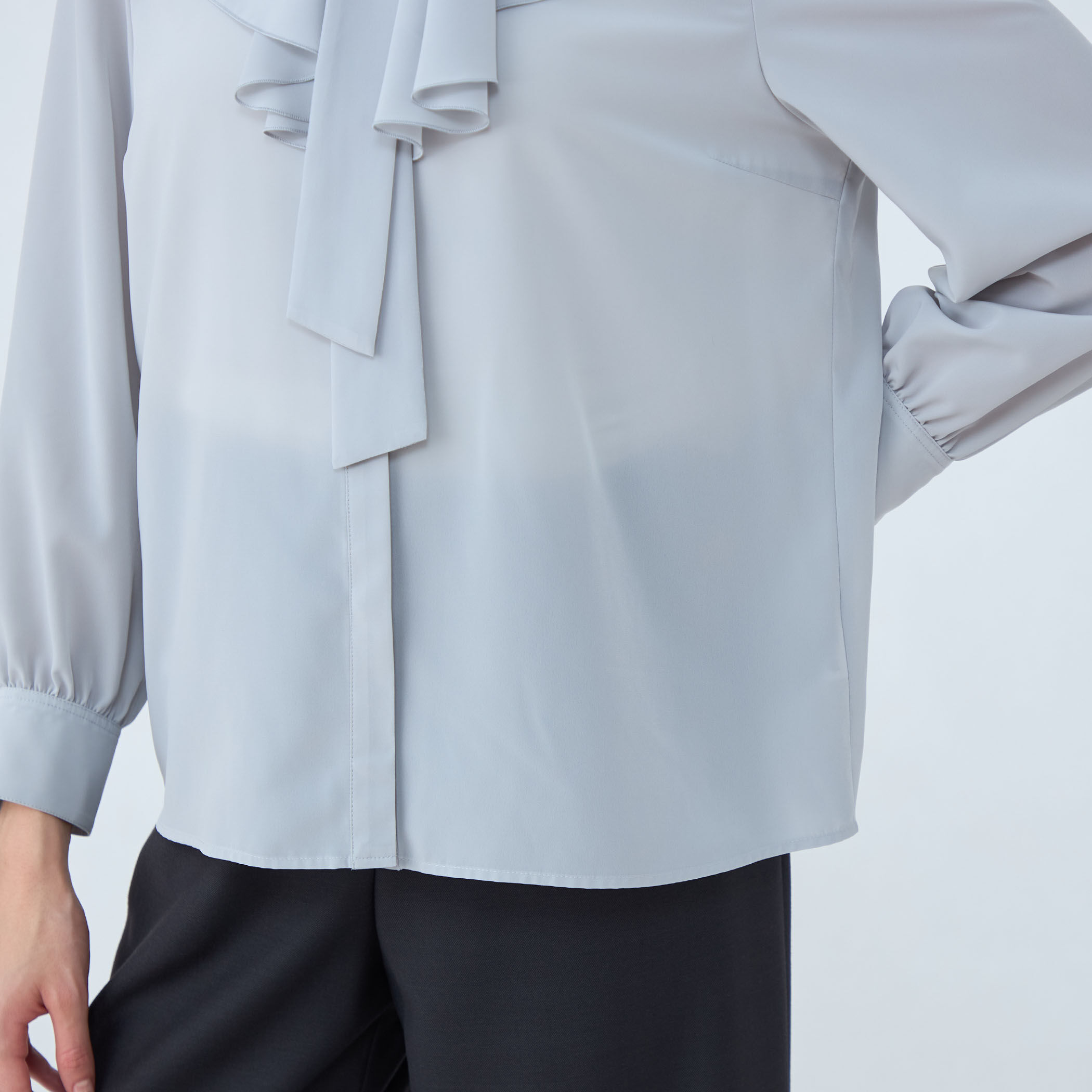 クリアデシン フリルボウタイブラウス｜トゥモローランド 公式通販