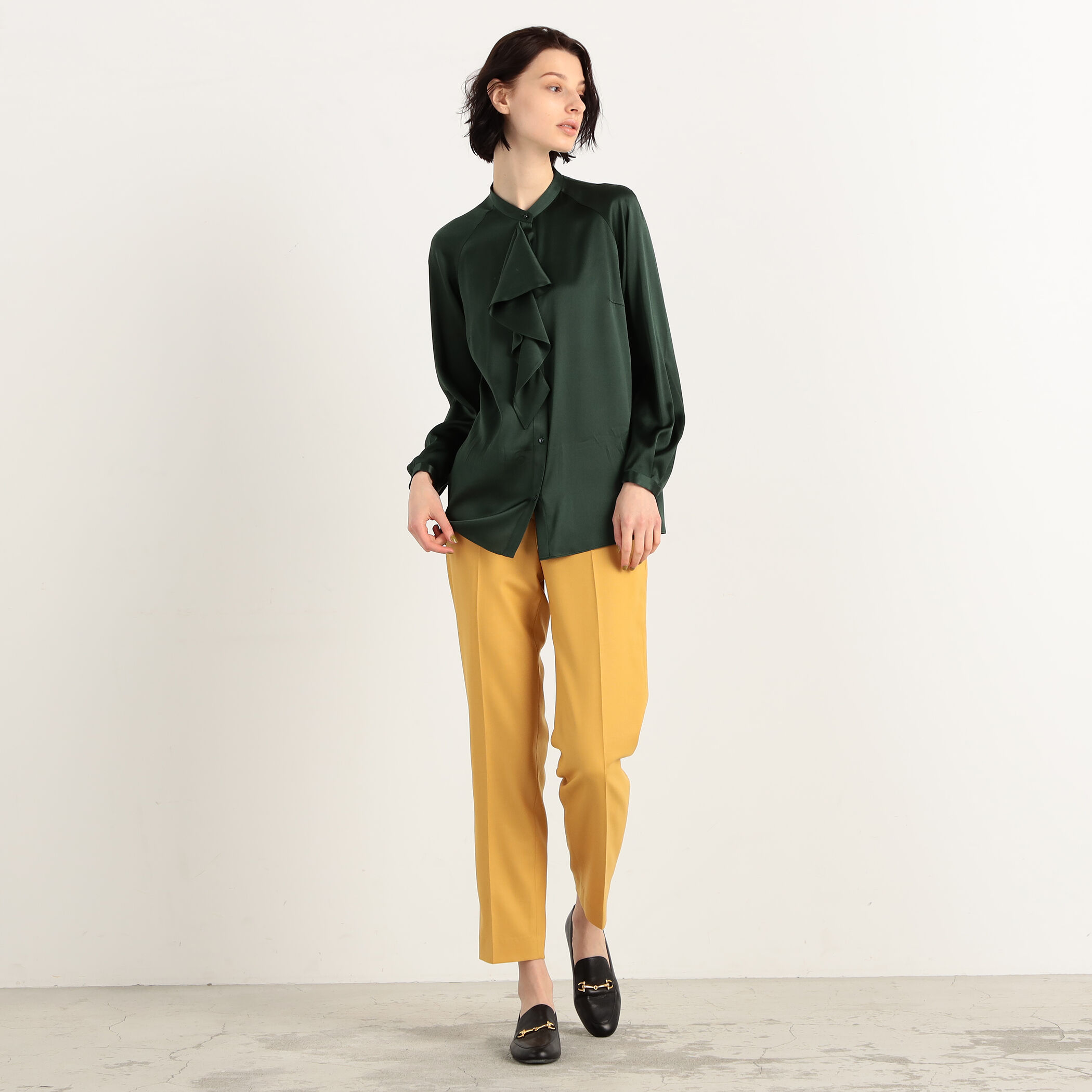 ウォッシャブルシルクサテン ボウタイブラウス｜トゥモローランド 公式通販