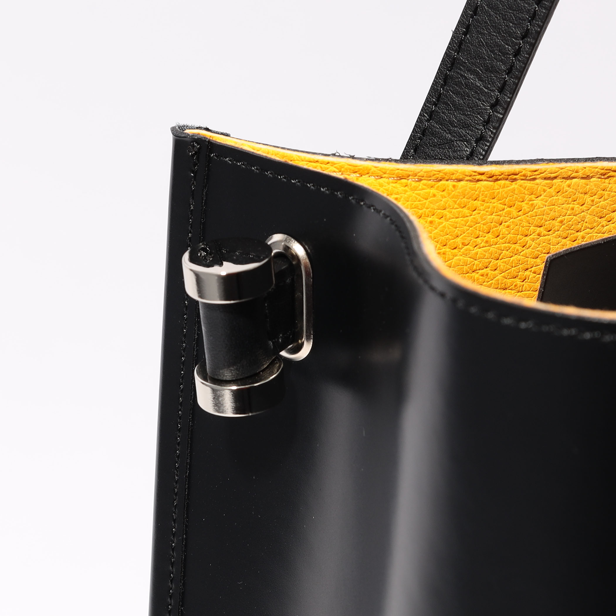 PIENI SULKA L PVC×ピッグレザー 2WAYトートバッグ｜トゥモローランド