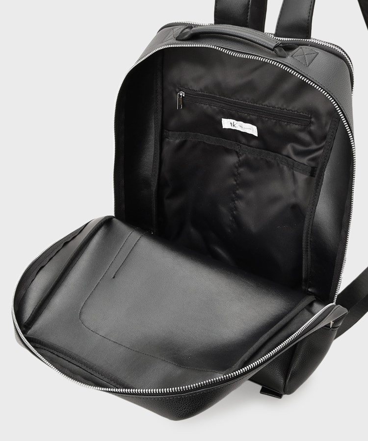 通勤・通学】レザー調 スマートバックパック（リュック） | tk.TAKEO