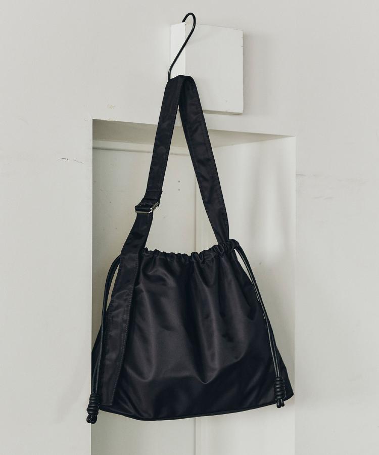 ルーズビッグショルダーバッグ／たすき掛け／ビッグ／A4サイズ収納可能