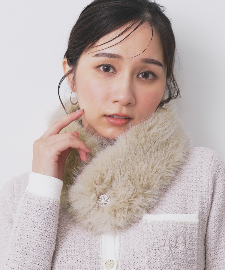 ビジュー付きフェイクファーティペット（ストール・マフラー） | index