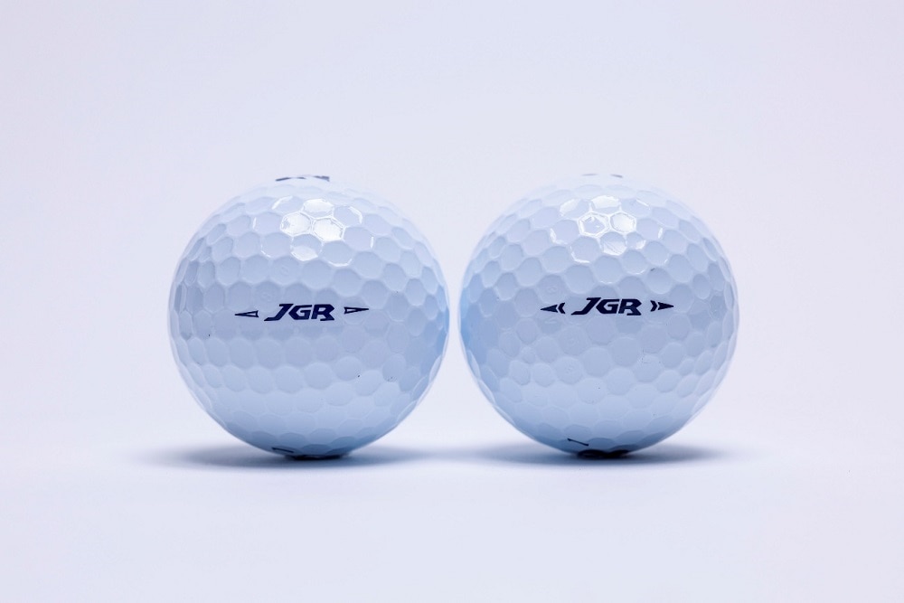 新しくなったブリヂストンゴルフ「ツアーB JGR」。大型コアで打感は