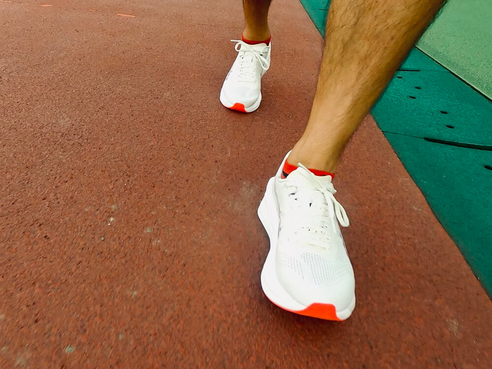 アシックス「SONICBLAST（ソニックブラスト）」はサブ4ランナーの新