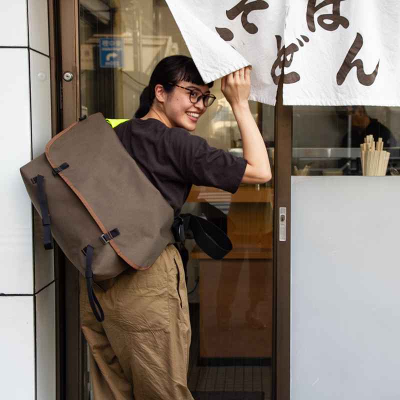 BLUE LUG* the messenger bag (purple/orange reflector) - BLUE LUG