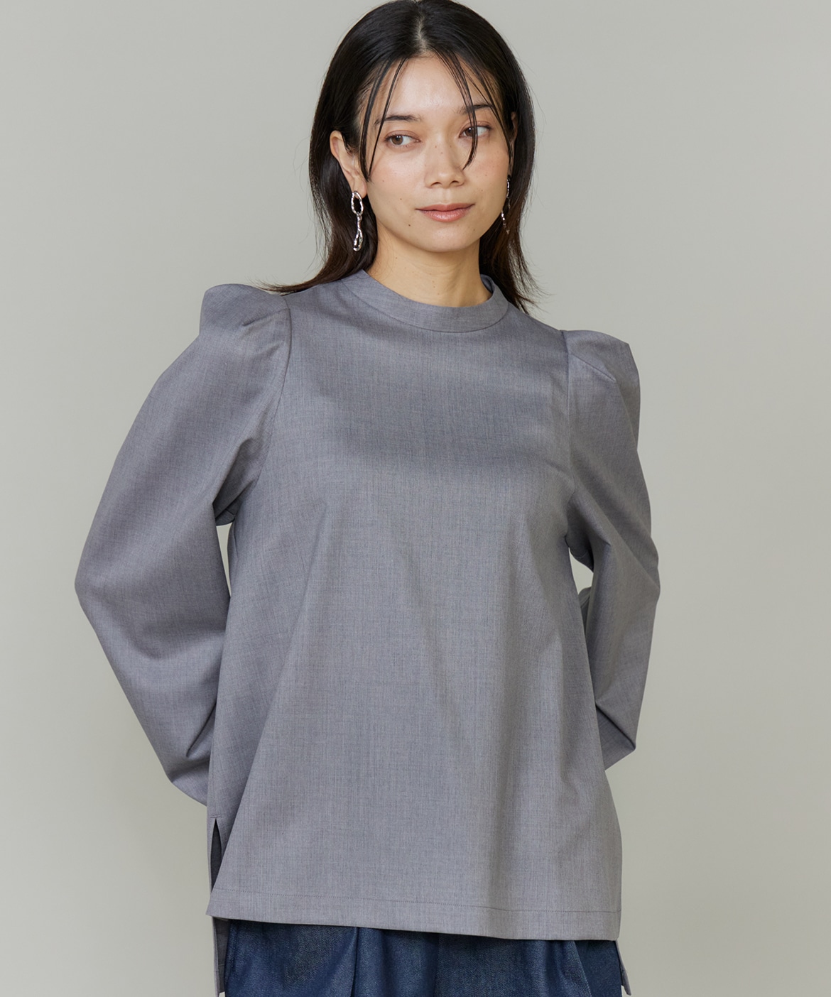 三尋木奈保コラボ・Oggi12月号掲載》盛り袖ブラウス｜INED（イネド