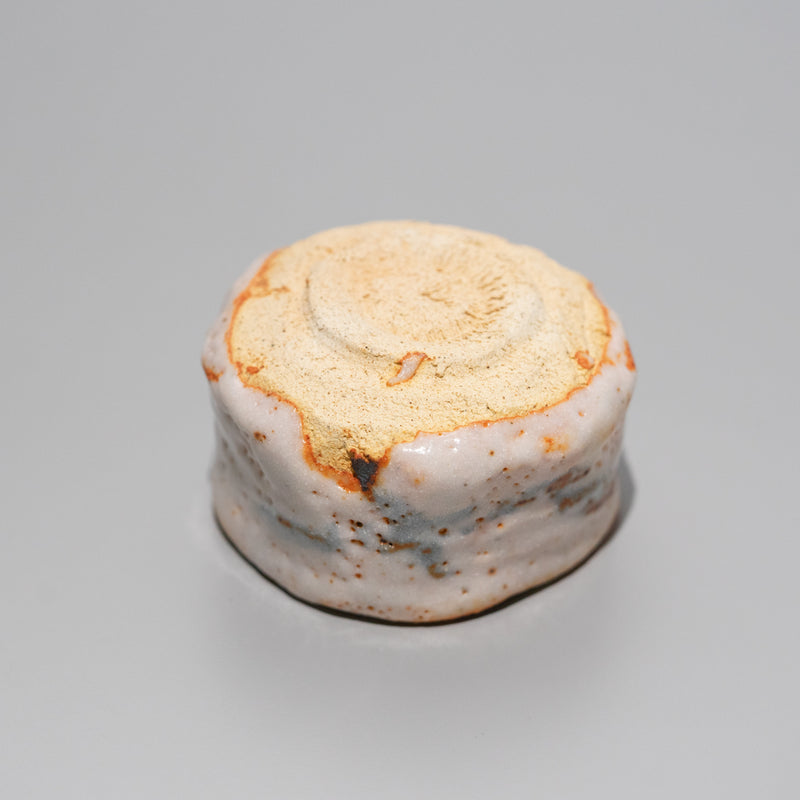 山口真人 / 志野ぐい呑（一点物） – HULS GALLERY TOKYO | 現代工芸