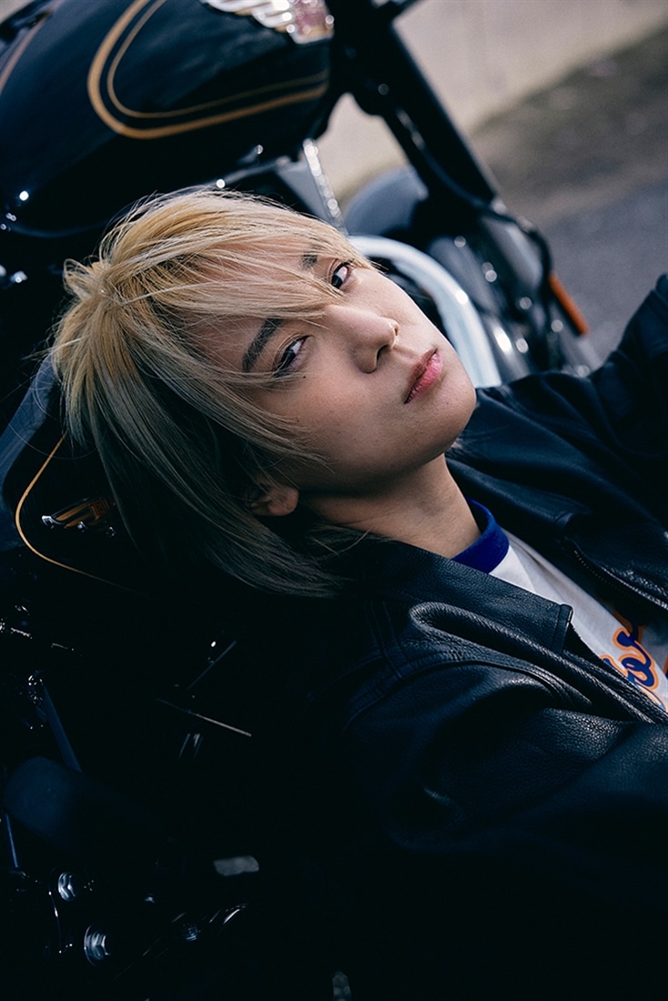 カドスト限定特典付】伊澤彩織フォトブック PLAYer1: 本・コミック