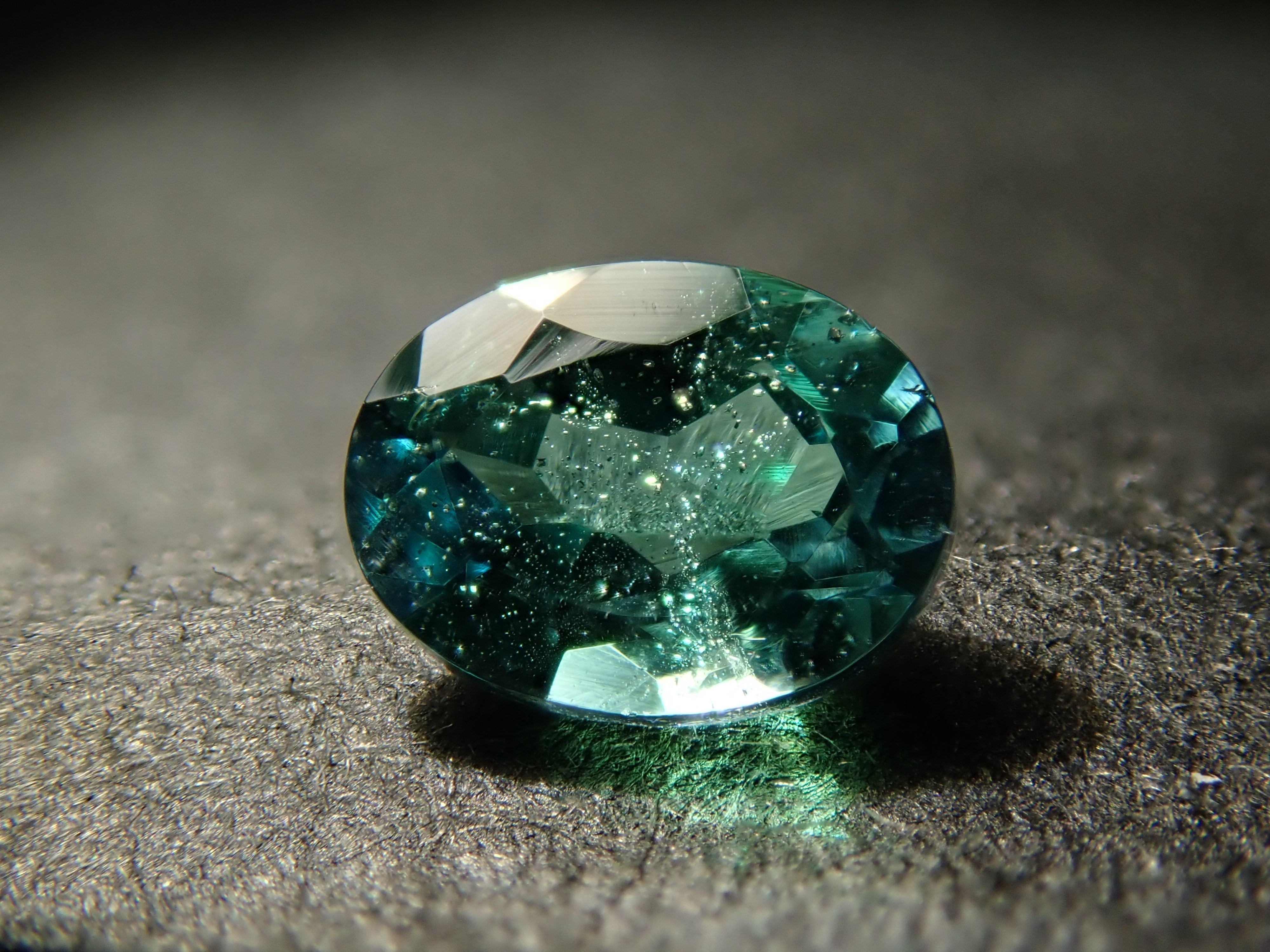 タンザニア産コーネルピン 0.202ctルース