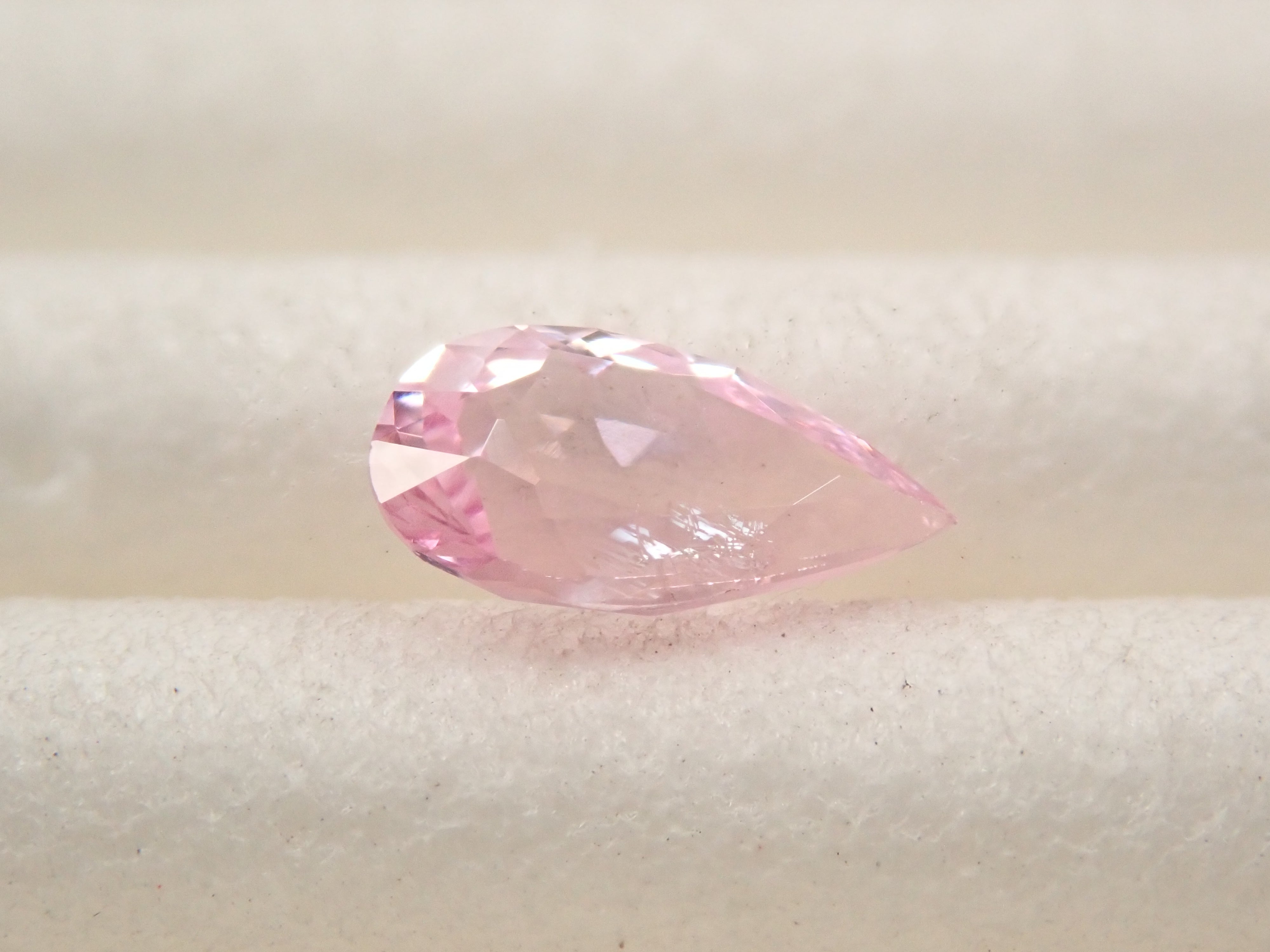 タンザニア産ピンクゾイサイト 0.242ctルース