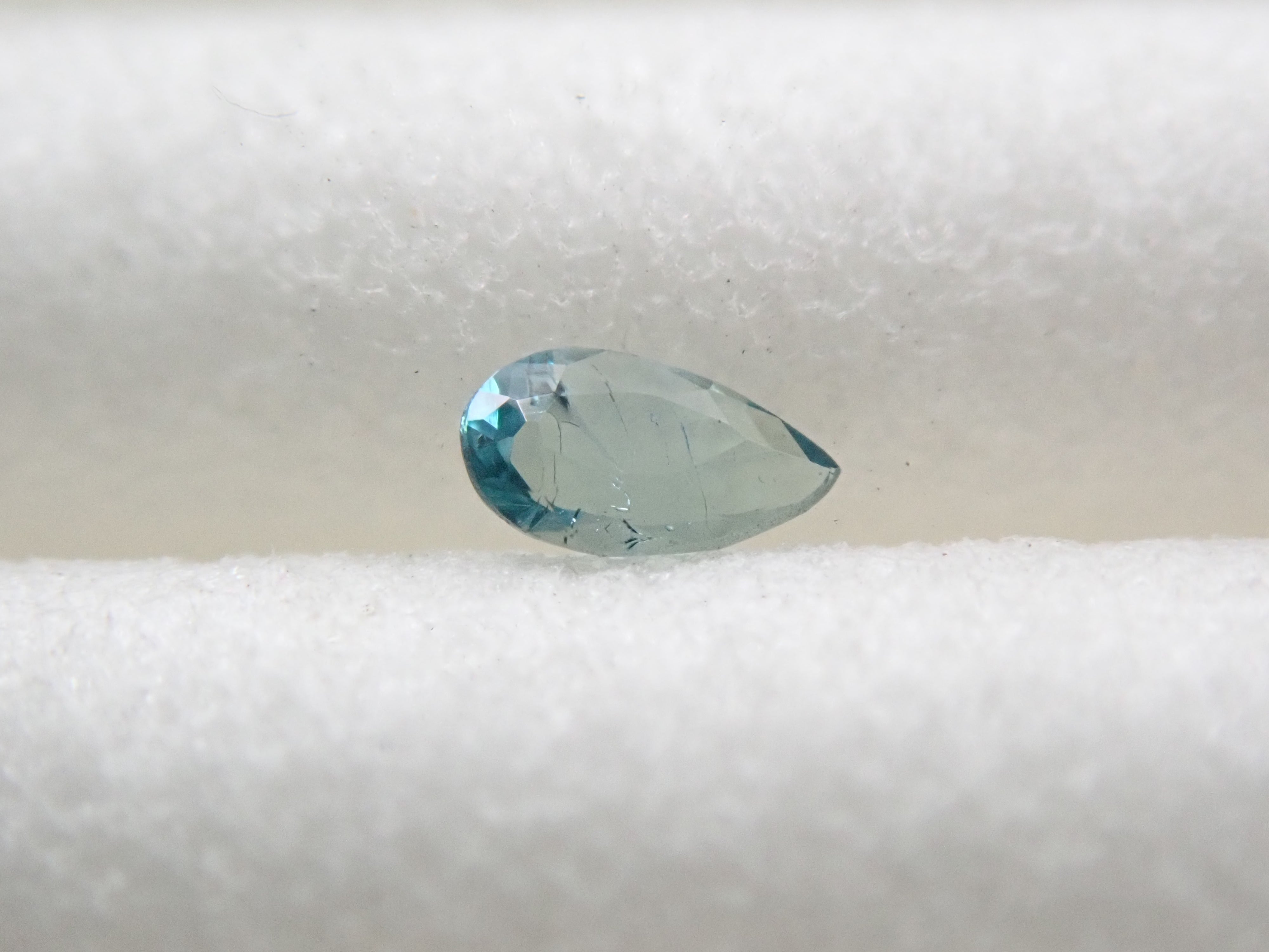 マダガスカル産ローレントーマサイト 0.022ctルース 日独