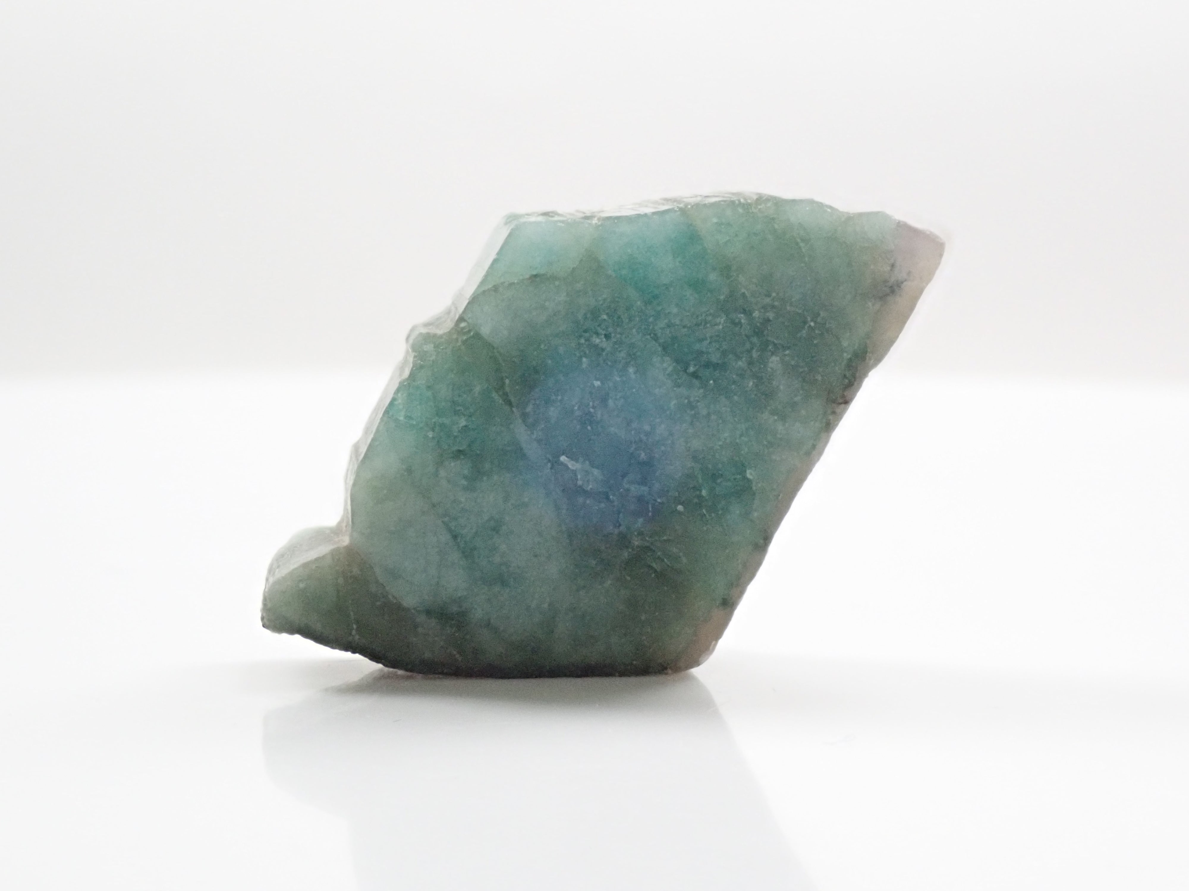 ブラジル産パライバトルマリン 70.604ct原石