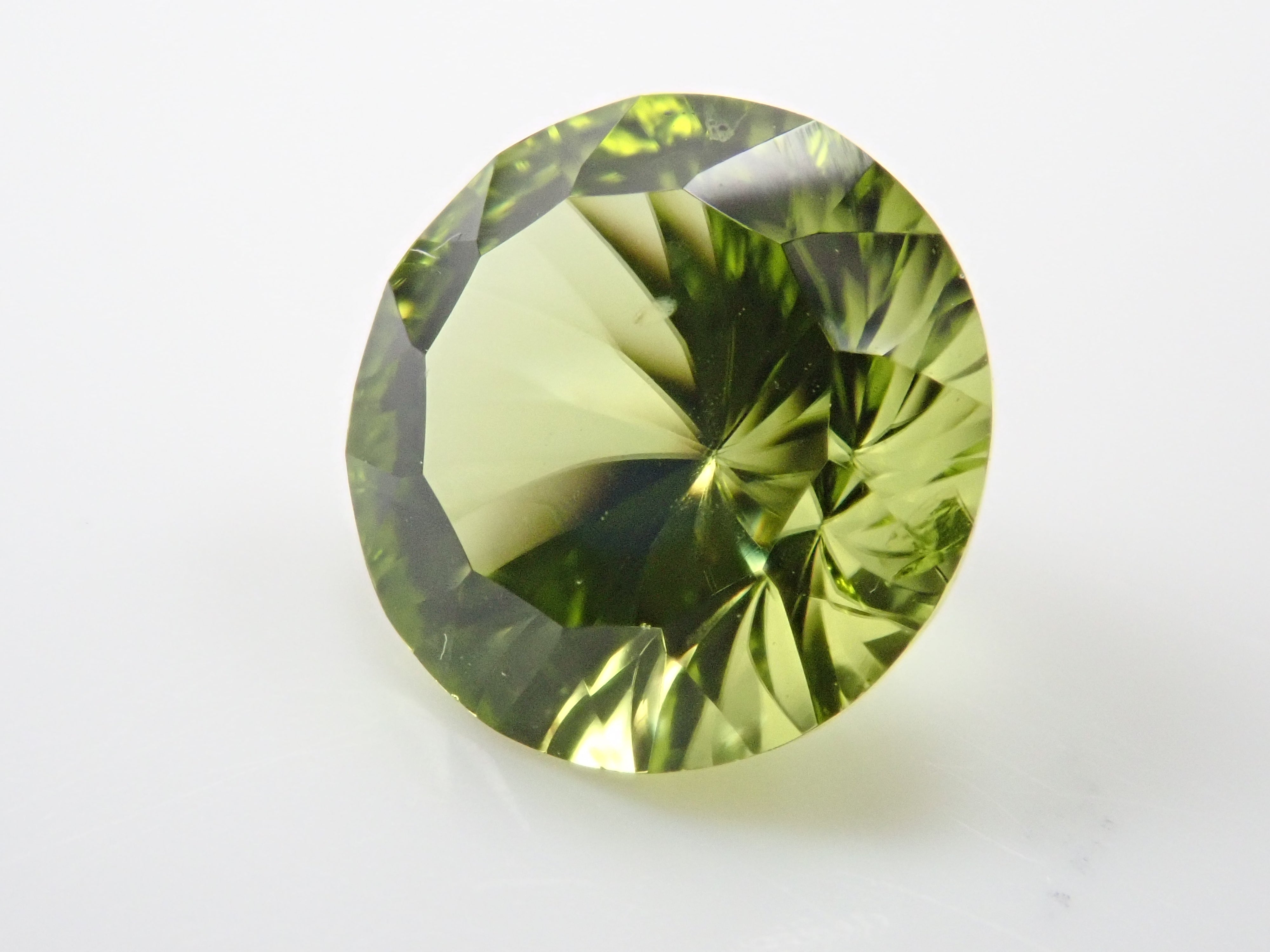 ペリドット・リリーパッド 1.310ctルース（ボルテックスカット）