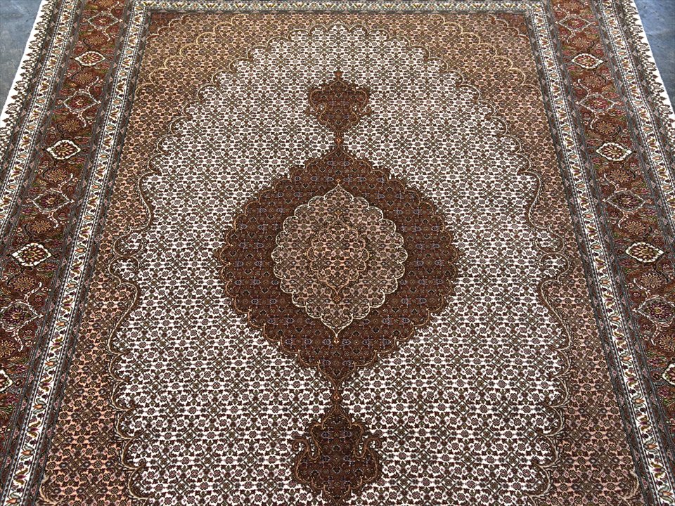 キリムスタイル / ペルシャ絨毯タブリーズ産マヒ/ペルデ（リビング