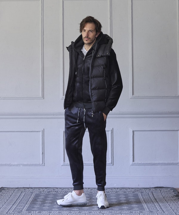 1PIU1UGUALE3 別注フード取り外しWater Proof logo zipスタンドダウン