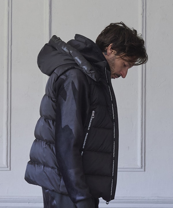 1PIU1UGUALE3 別注フード取り外しWater Proof logo zipスタンドダウン