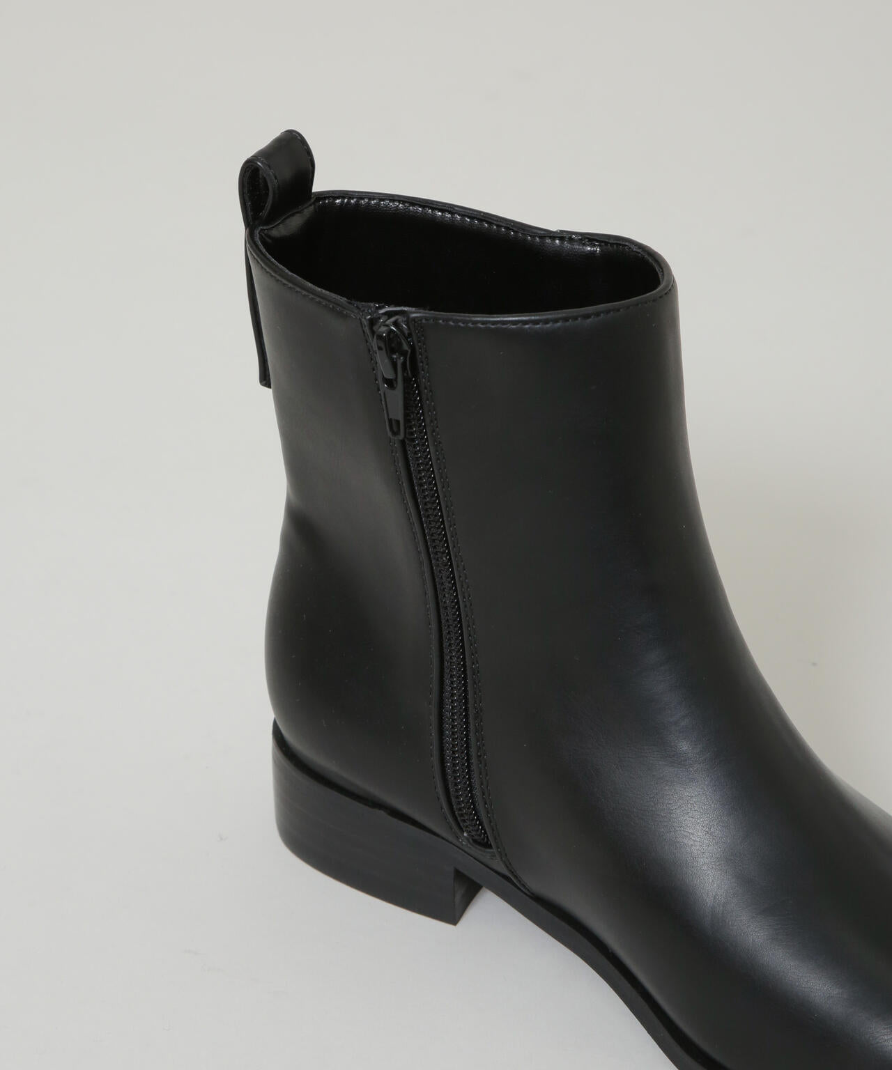 スクエアトゥ フラット ブーツ