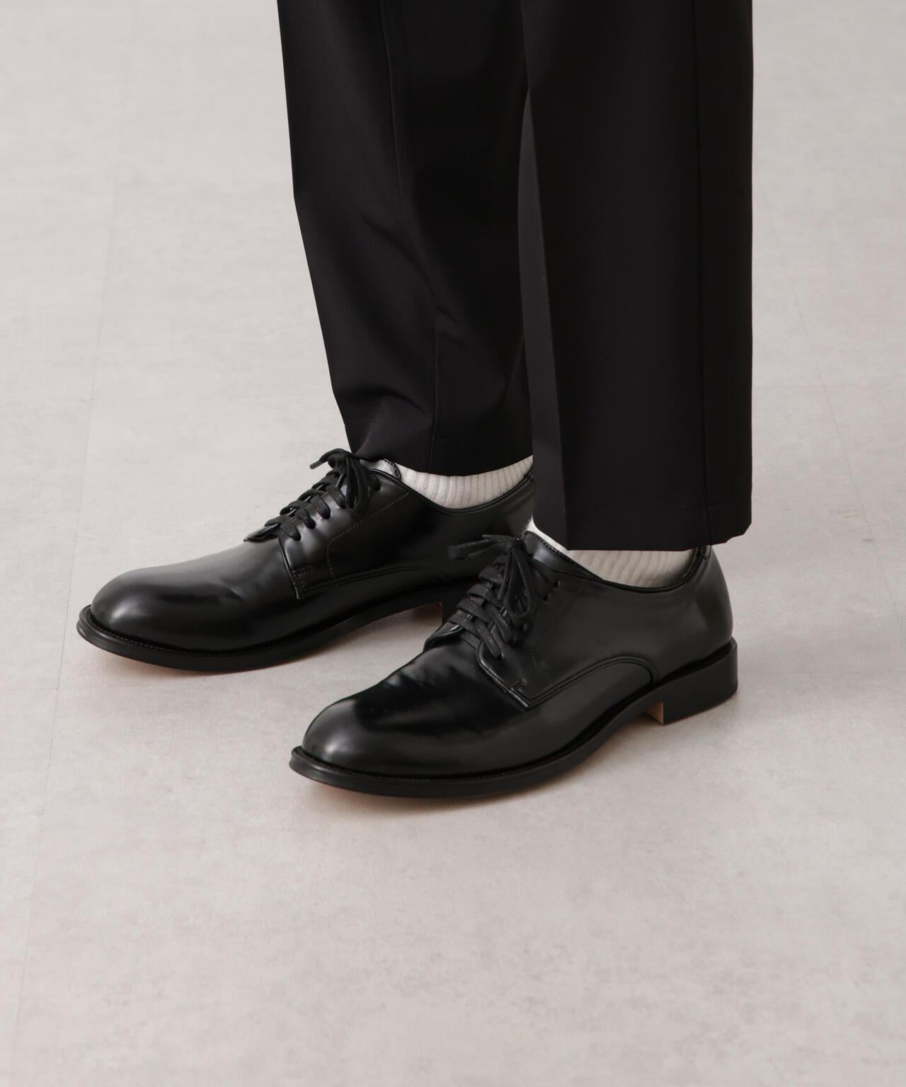 プレーントゥシューズ