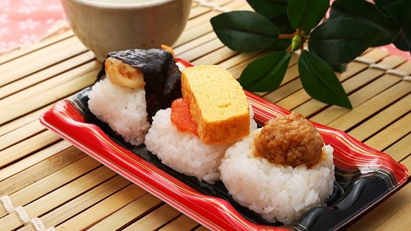 新商品情報】行楽シーズンにピッタリ！具材が大きい「3種の具のせ