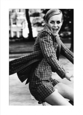 VOGUE, July 1967 (Twiggy) - VOGUE - Posters - Stormposter.com