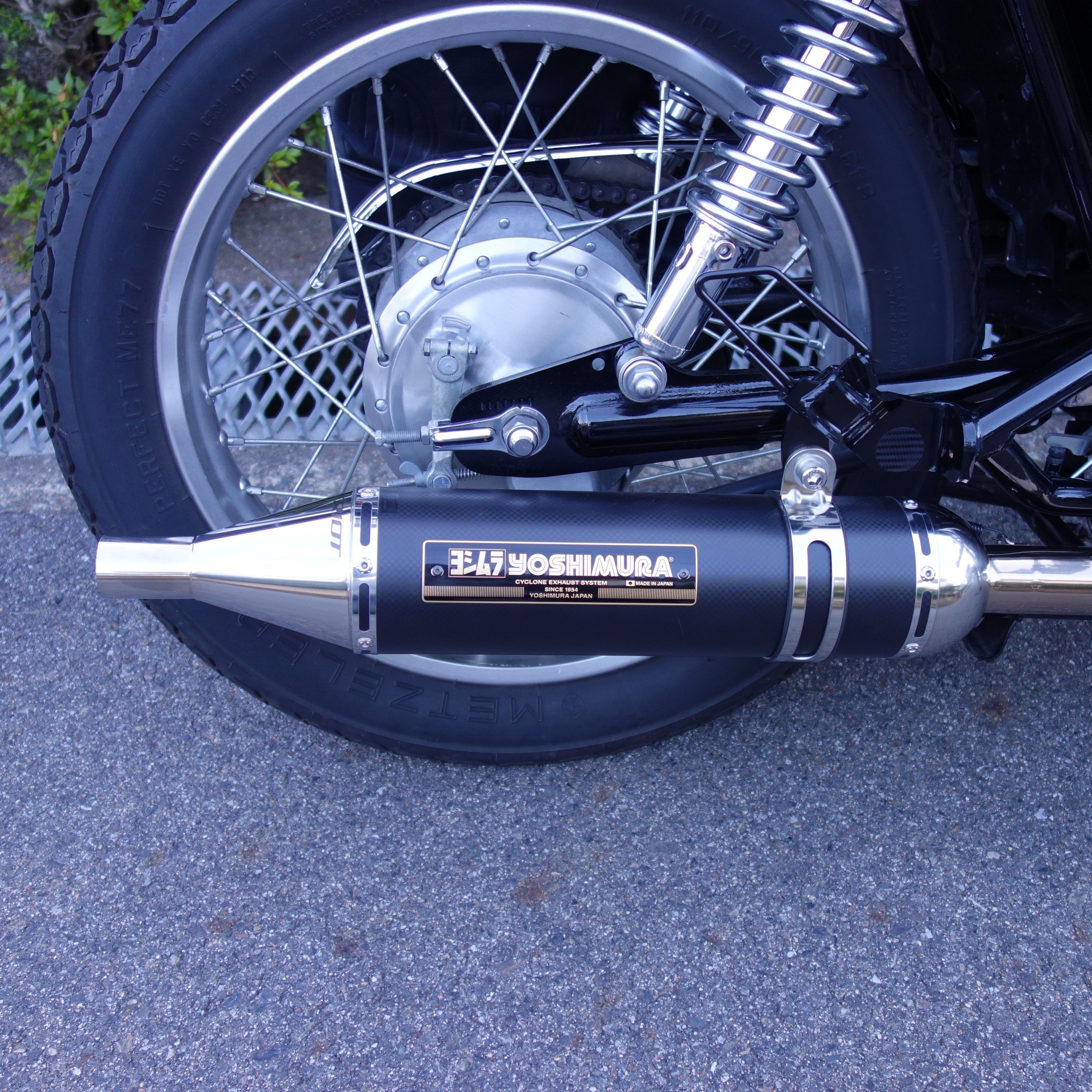 SR400 FI その64 マフラー交換 ヨシムラ パトリオット サイクロン装着