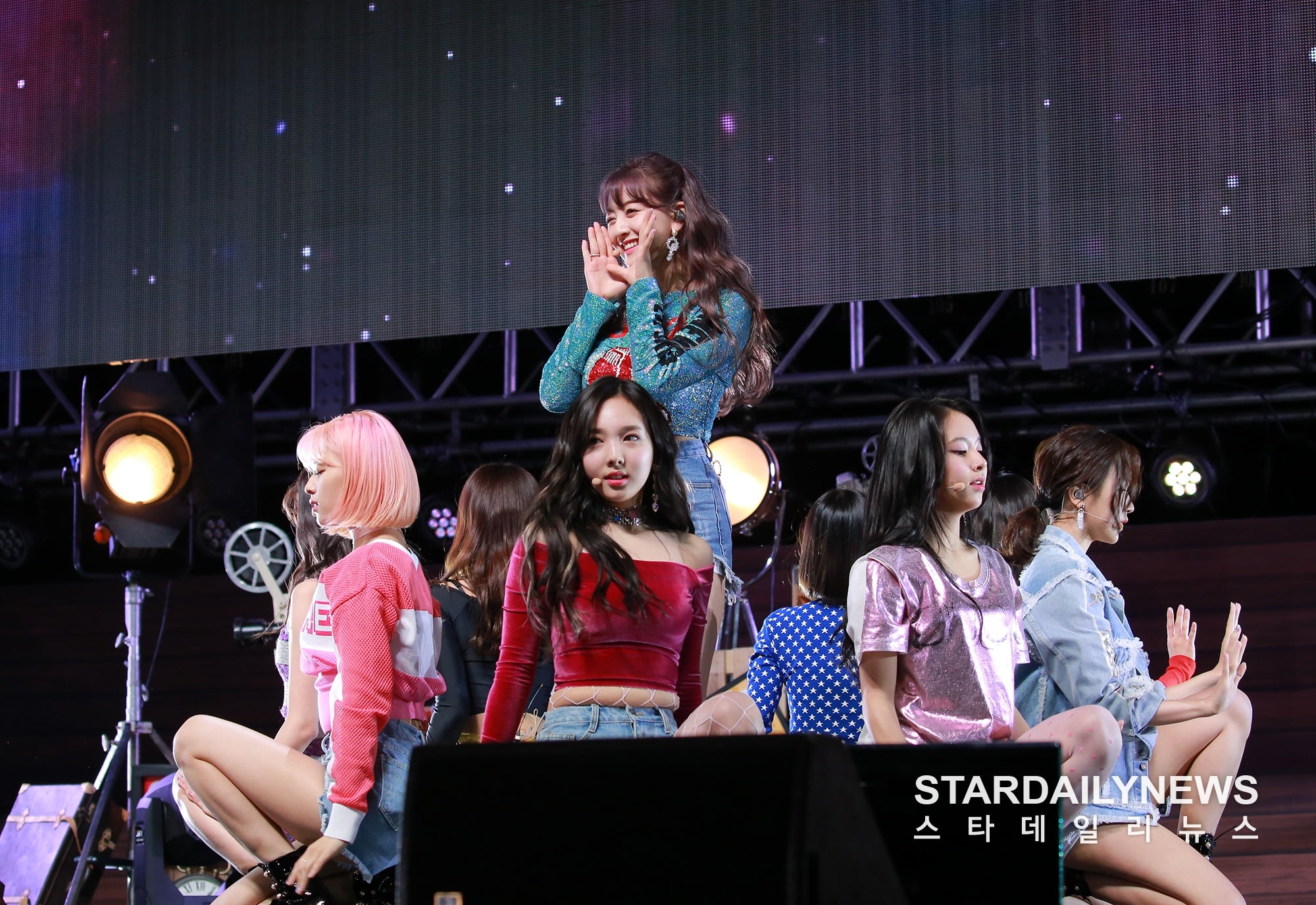 180409 TWICE 5thミニアルバム『What is Love?』ショーケース 【画像