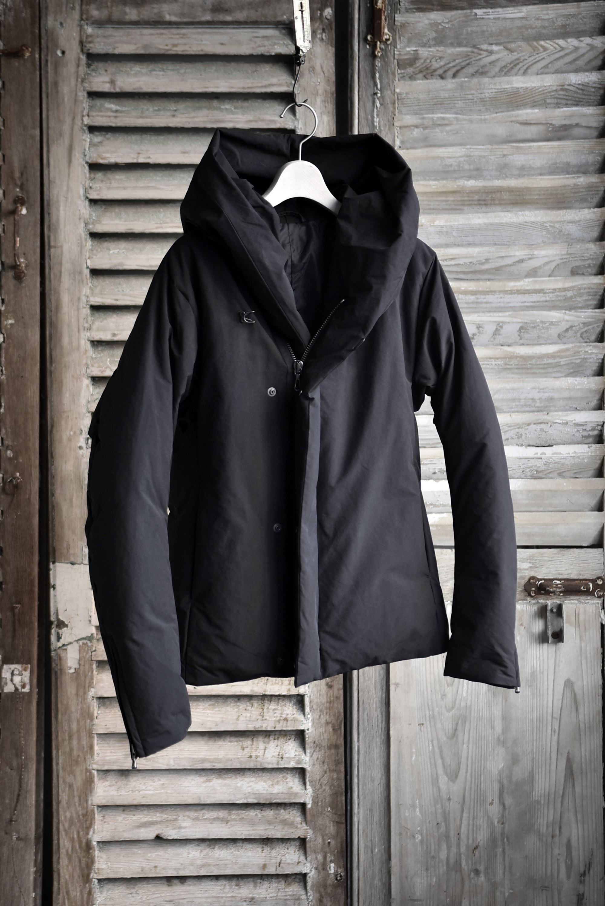 KAZUYUKI KUMAGAI ATTACHMENT 高品質且つデザイン性を追求したアウター