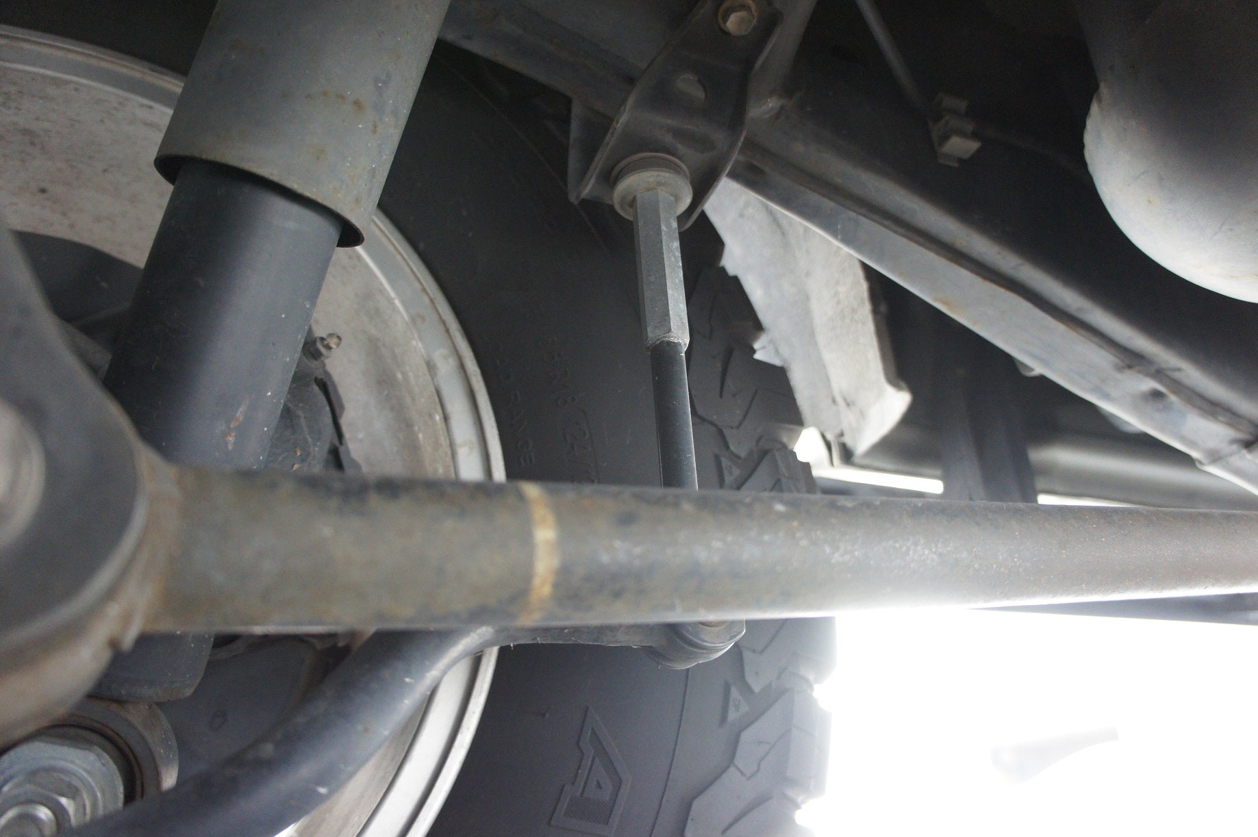 ランクル100系AHC付車専用アクティブサスペンション2インチアップ