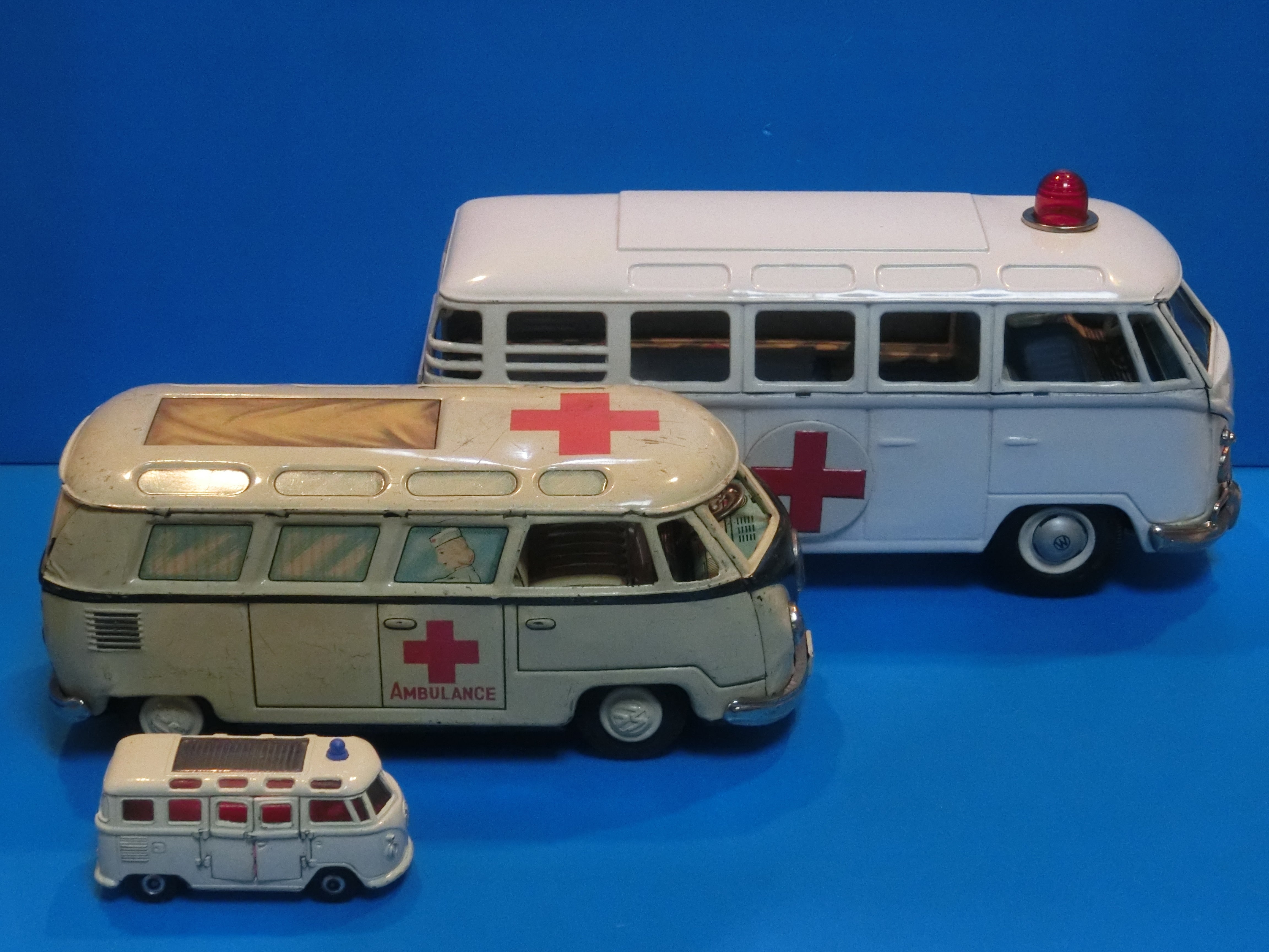 ☆1957年バンダイ フォルクスワーゲン タイプ2救急車 ～ブリキ自動車