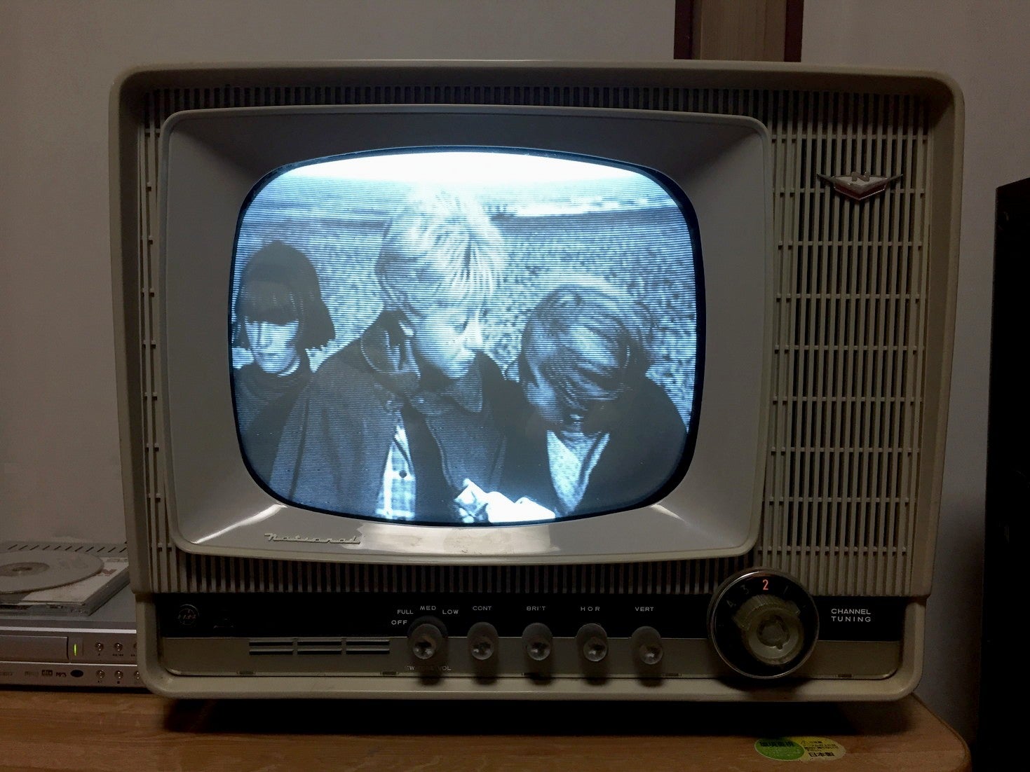 昭和レトロ ナショナル真空管白黒テレビ F14-C3Gが戻ってきました