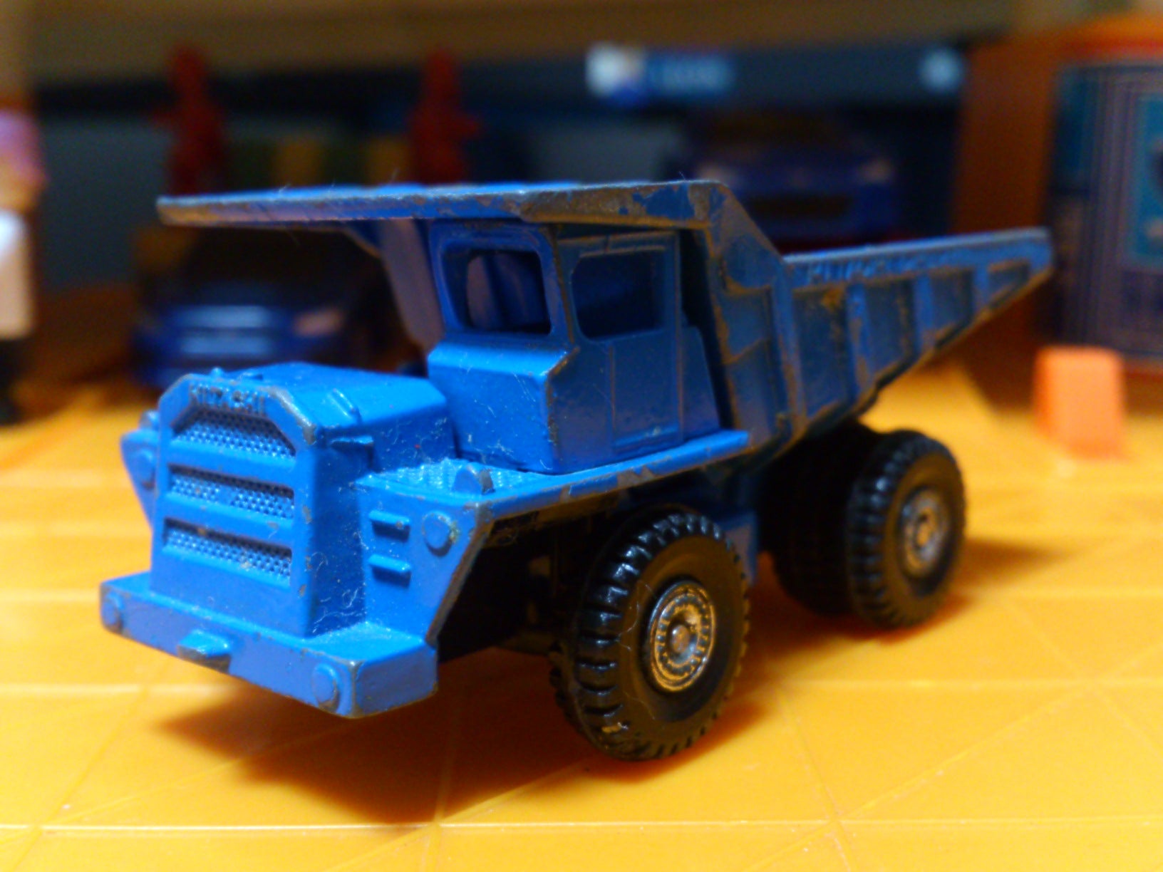 トミカ・日立 DH321 ダンプトラック | タカユキのMY REST POSE